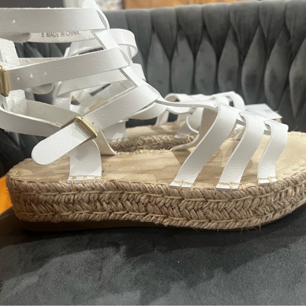 *NWT* American Eagle Outfitters White Espadrille Sandals